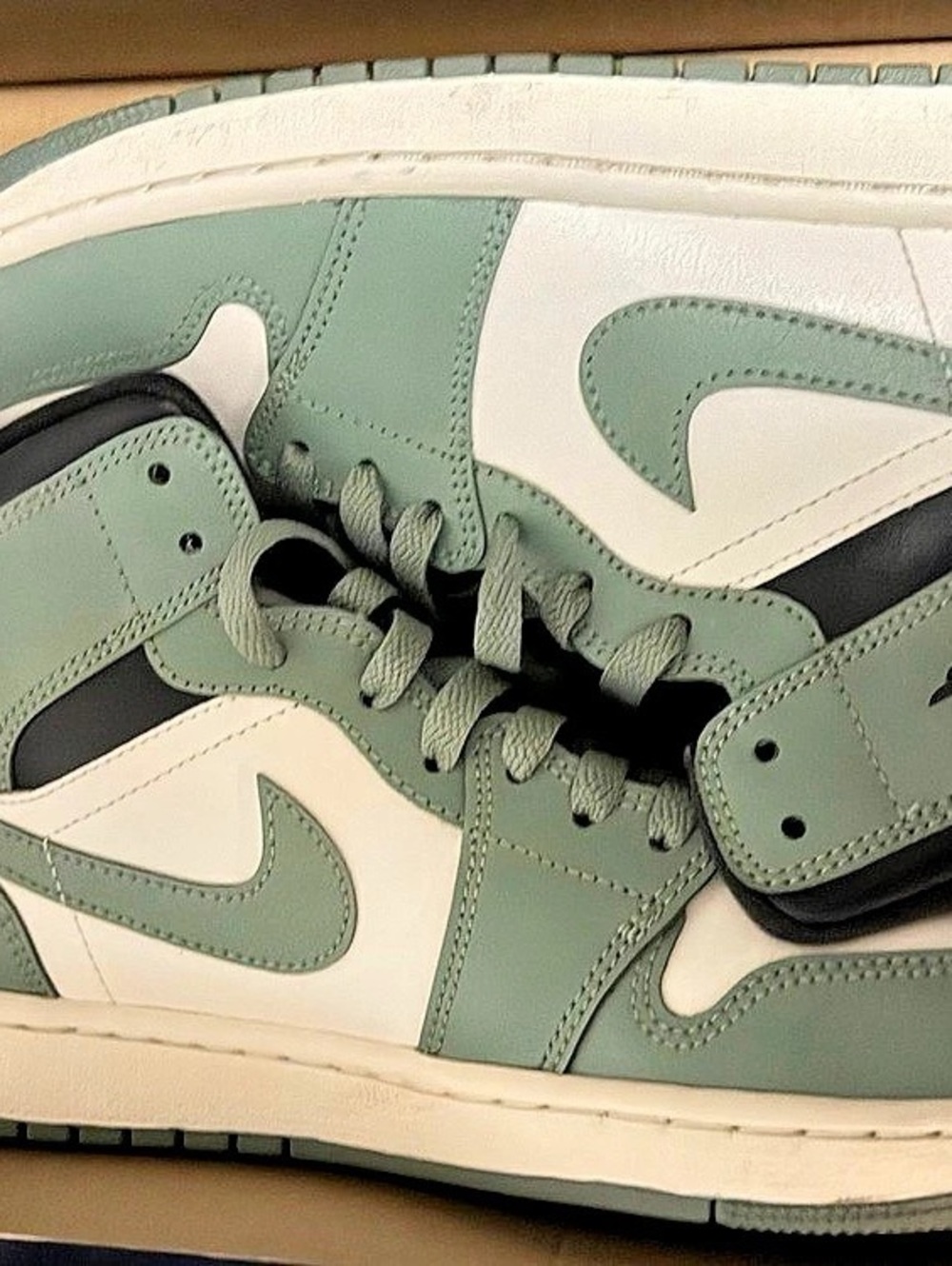 Jordan Air Jordan 1 Mid Green & White US 11 NWT